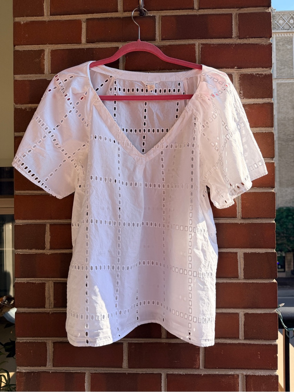 Caslon White Eyelet V-Neck Short Sleeve Blouse